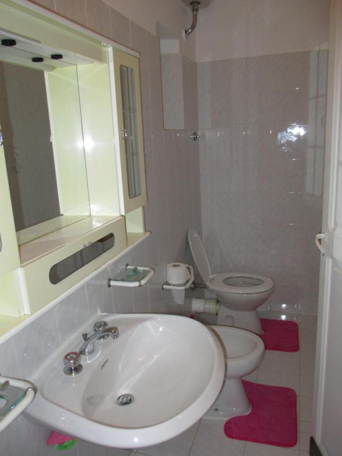 Luisa Rooms 2 - Apartment In The Heart Of Вернаца Екстериор снимка