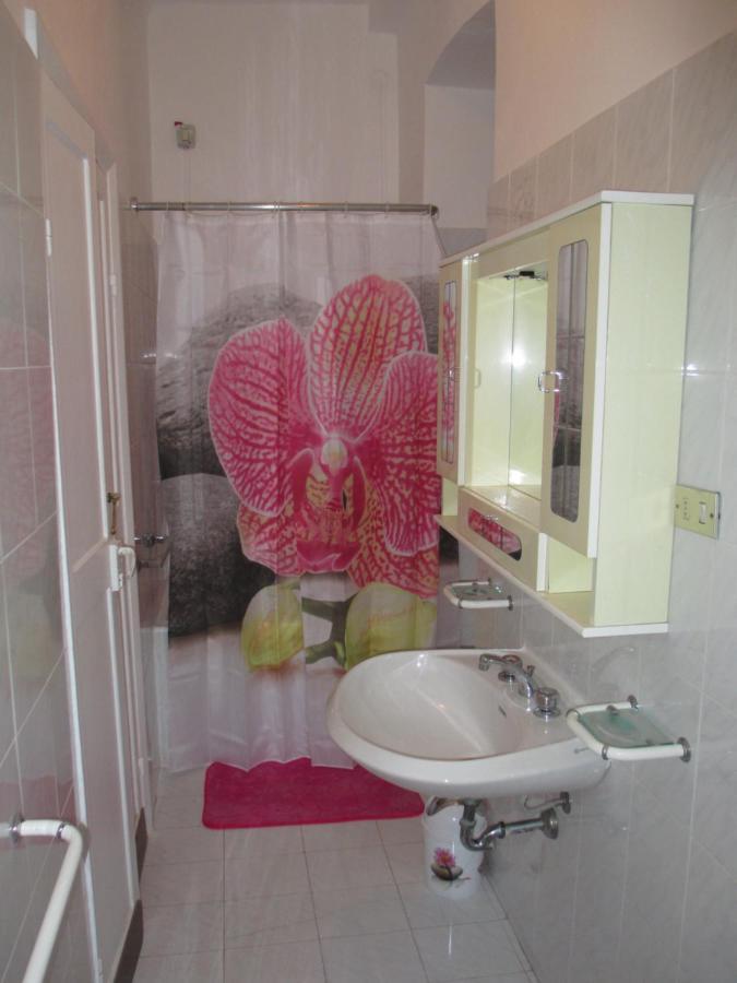 Luisa Rooms 2 - Apartment In The Heart Of Вернаца Екстериор снимка